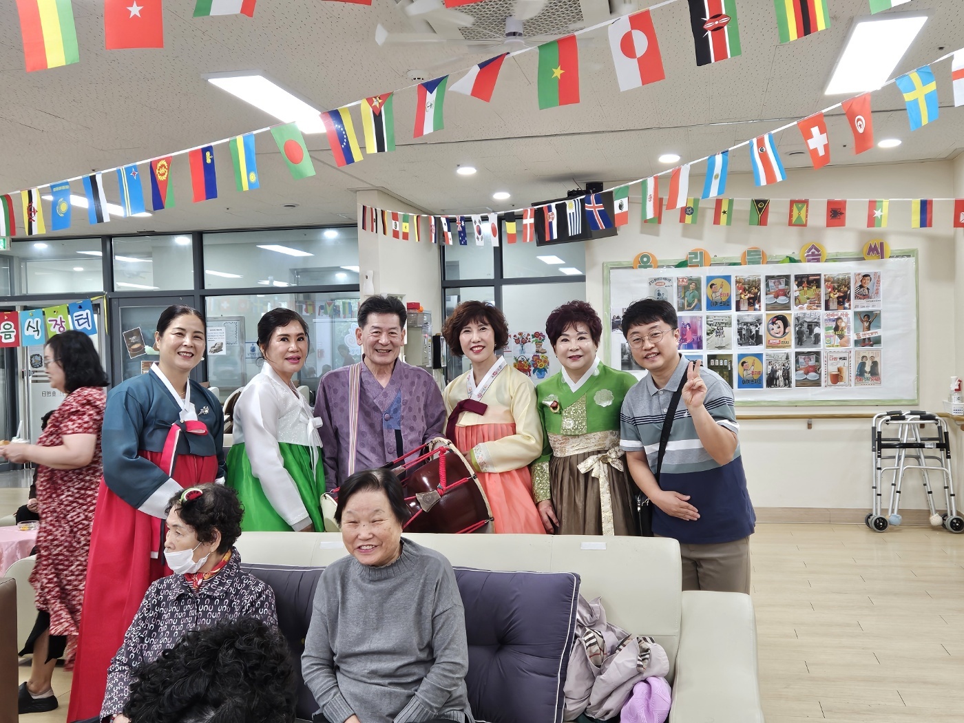 28394_copy_28933_2944258182_w24Zmk8a_c5d9f07411f4a2887f2558de2f7ba9dea08b739e.jpg 이미지크게보기